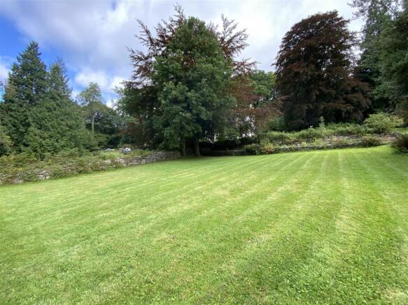 GARDENS & GROUNDS