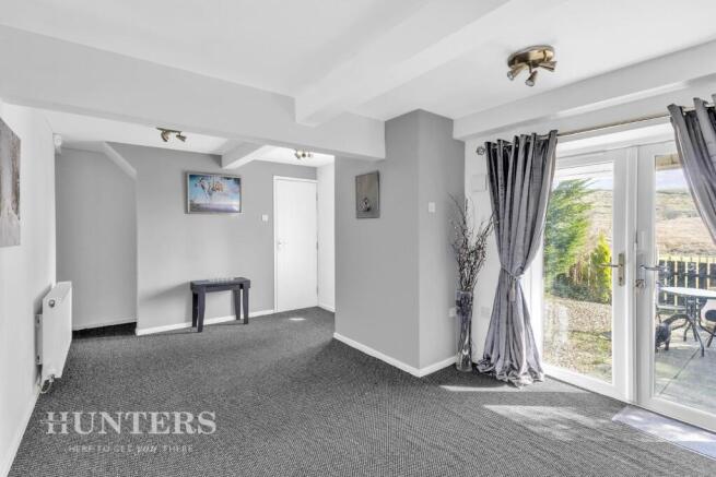 3 bed Town House for sale Image 11