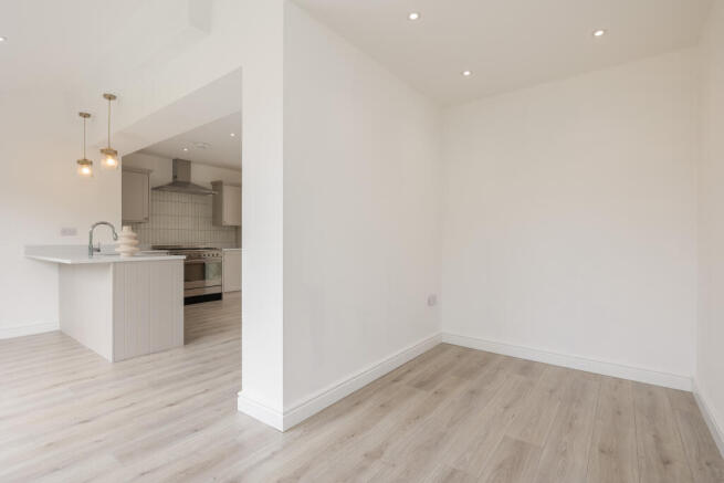 3 bed Semi-Detached for sale Image 6