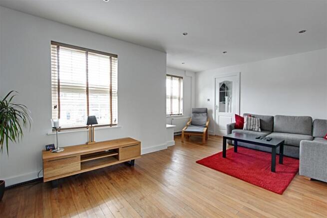 Living Room 2.jpg
