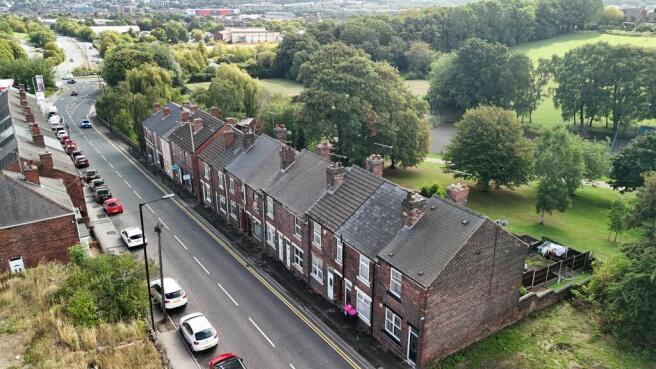 3 bed Terraced for sale Image 2