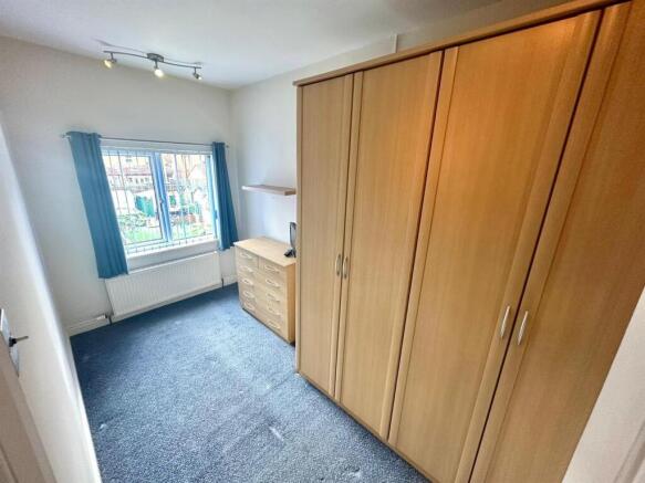 2 bed House to rent Image 6