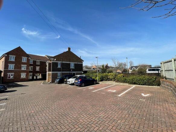 2 bed Apartment for sale Image 8