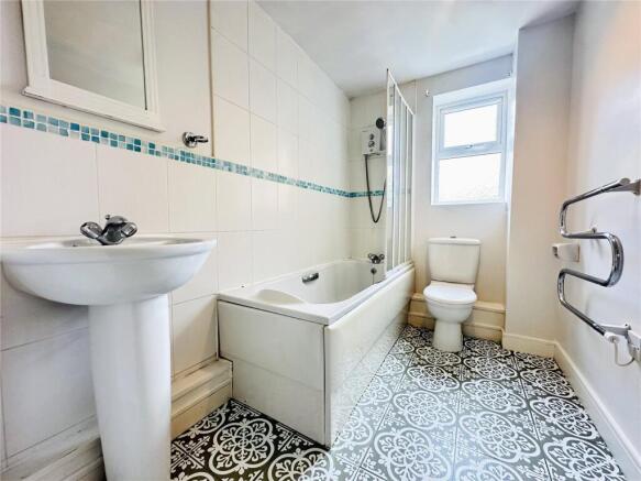 1 bed Apartment to rent Image 5