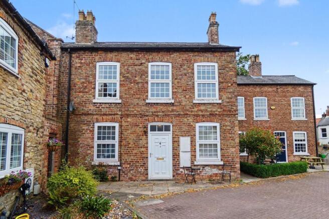 2 Manor House Farm, North Newbald, York YO43 4TD