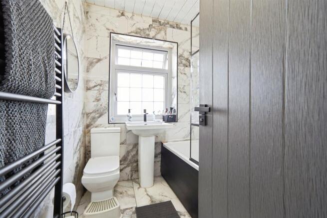 3 bed Semi-Detached for sale Image 8