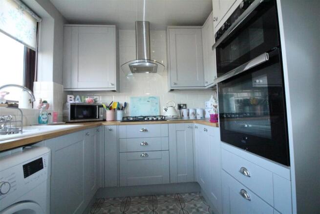 2 bed Semi-Detached Bungalow for sale Image 4