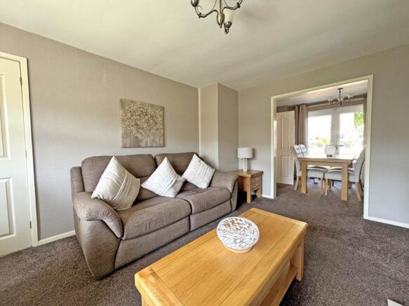 3 bed Semi-Detached for sale Image 7