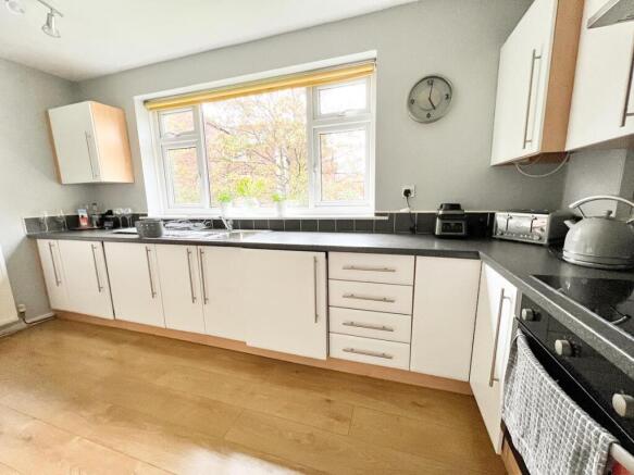 Kitchen (2)