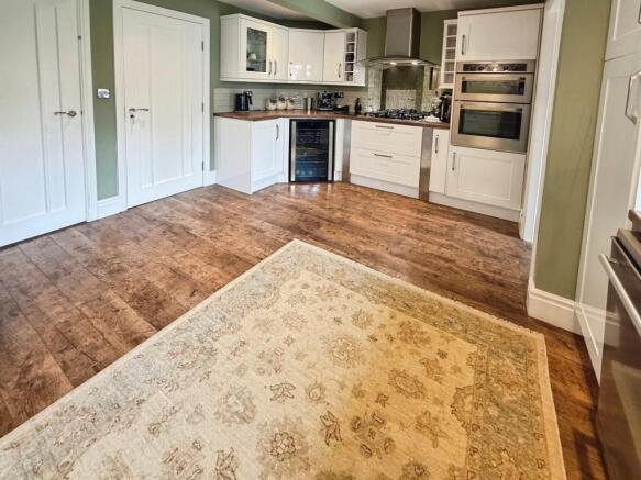 4 bed Detached for sale Image 5