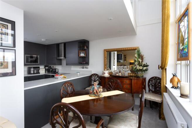 2 bed Apartment for sale Image 6