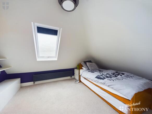 CAM01064G0-PR0368-STILL032
