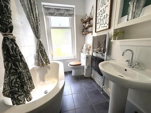 2 bed Semi-Detached for sale Image 6
