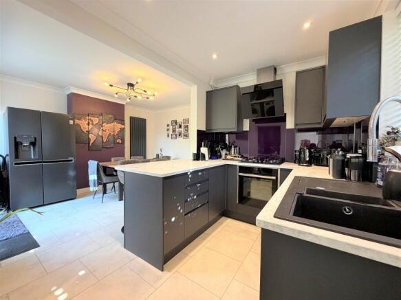 KITCHEN DINER1