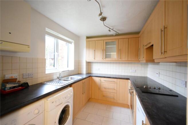 Nursery Close, Hook, Hampshire, RG27 photo 4