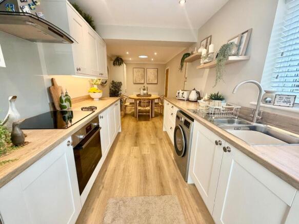 2 bed Semi-Detached Bungalow for sale Image 5
