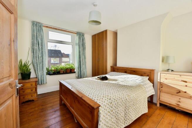 5 bed Semi-Detached for sale Image 7
