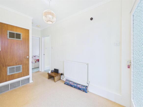 2 bed Flat for sale Image 7