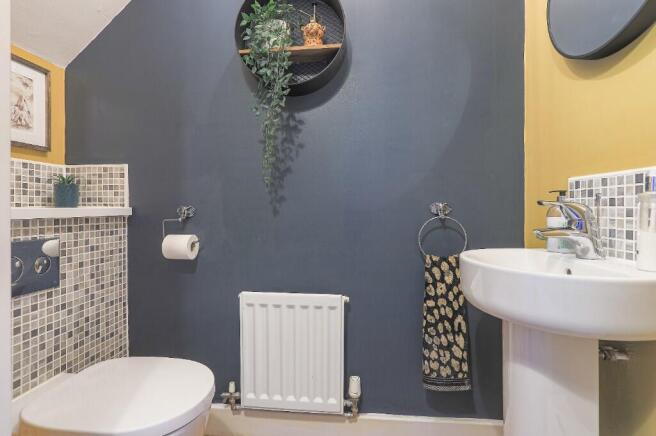 4 bed Detached for sale Image 11