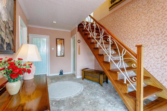 8368109-interior24.jpg