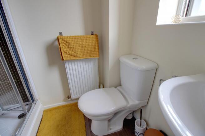 Ensuite to Bed 1