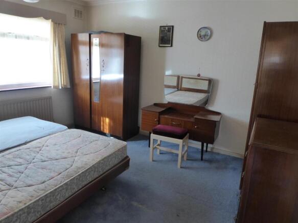 BEDROOM 1