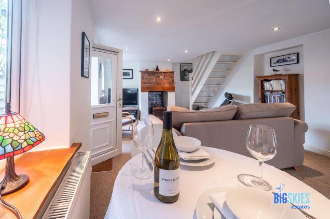 Sitting/Dining Room