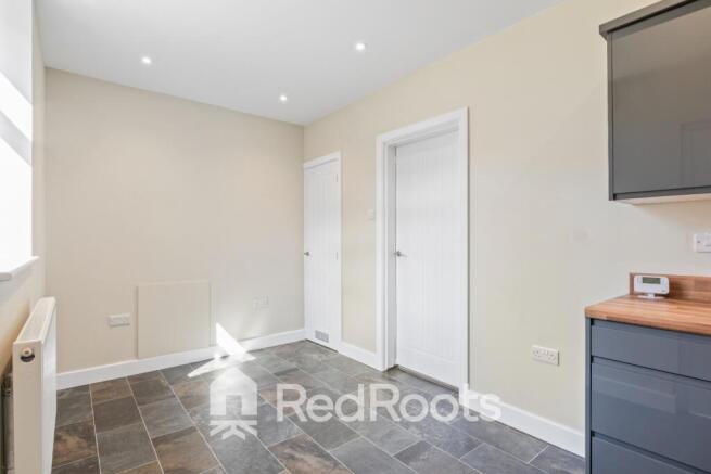 3 bed Semi-Detached for sale Image 12