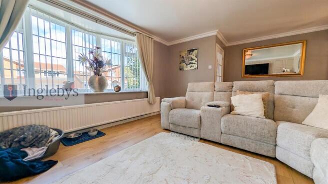 4 bed Detached for sale Image 4