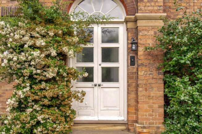 Vicarage Drive, Burton Joyce, NG14 photo 4