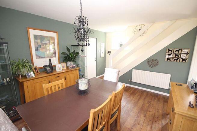 Dining room photo 2