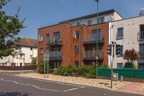 Flat 8, Saxon Court, Albert Road, Littlehampton BN17 7TN