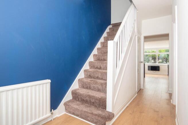 5 bed Semi-Detached to rent Image 6