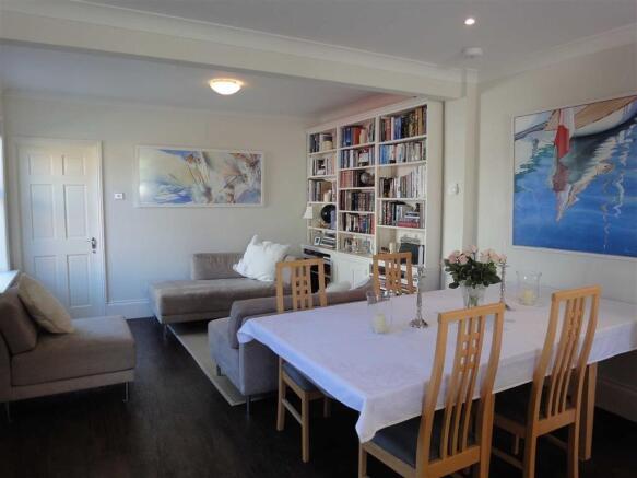 FAMILY ROOM: