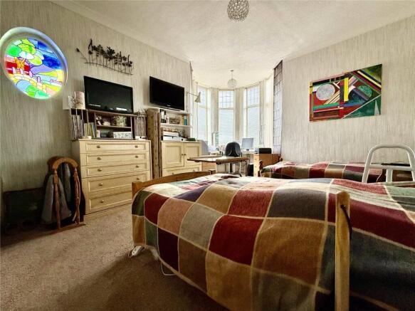 3 bed Apartment for sale Image 12