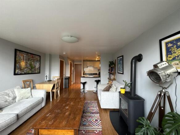 OPEN PLAN LIVING/DINING KITCHEN