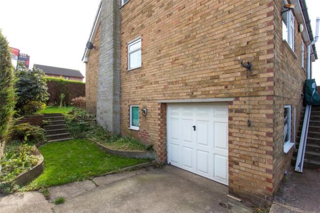 Garage / Driveway