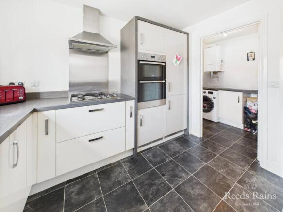 4 bed Detached for sale Image 5