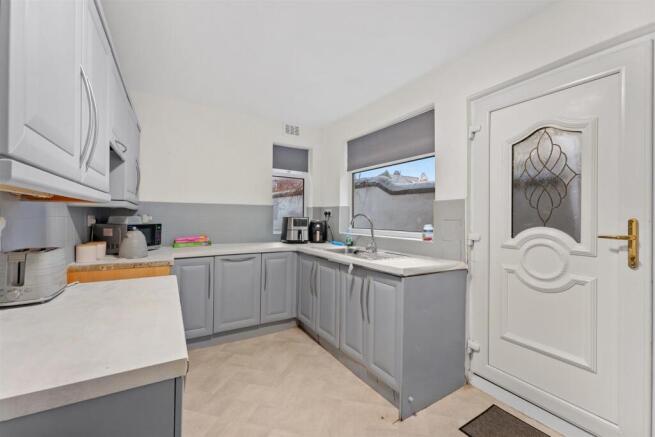 200 Warrington Road kitchen.jpg