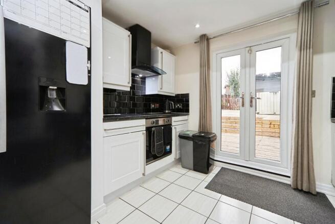3 bed Semi-Detached for sale Image 10