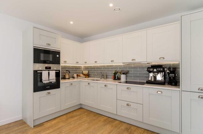 2 bed Flat to rent Image 6