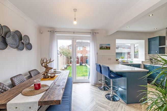 Kitchen/Dining...