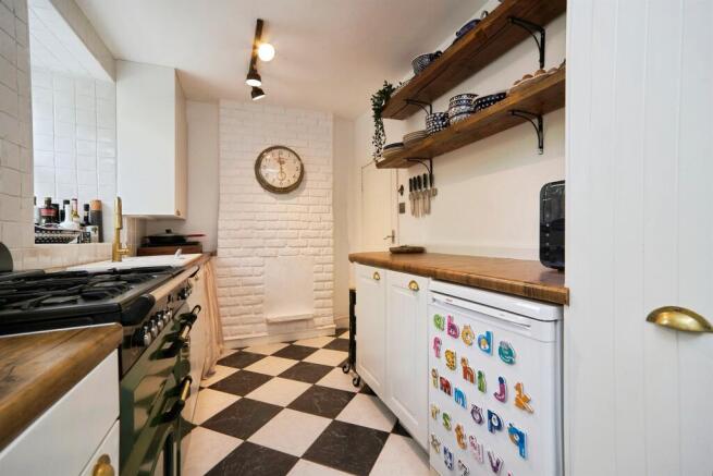 2 bed Terraced for sale Image 6
