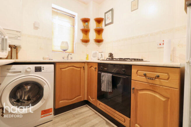 2-bed terraced on Hurst Grove, Bedford, £200,000