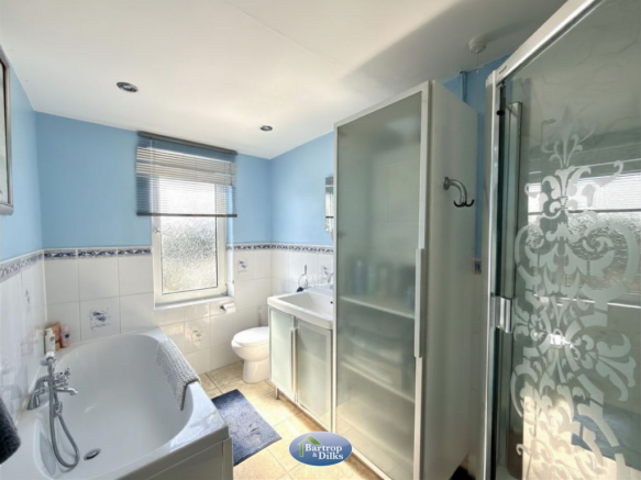 3 bed Semi-Detached for sale Image 4