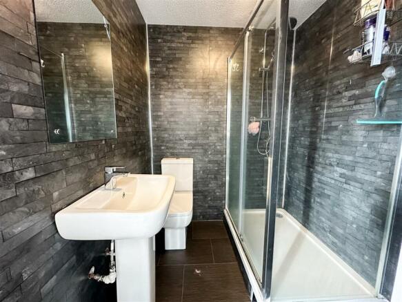 EN SUITE