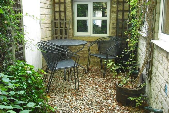 2 Kings Head Lane - Garden.jpg