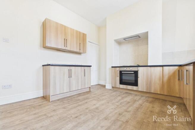 2 bed Terraced to rent Image 4