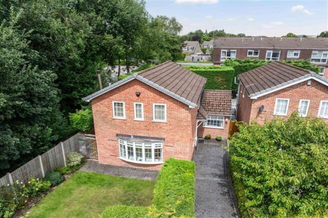 3-bed detached on Arbour Crescent, Macclesfield, SK10, £400,000