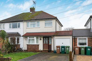55, Nursery Gardens, Staines-upon-thames TW18 1EJ